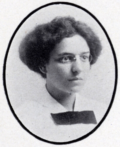 Helen Lockwood’s photograph in the 1912 (Vassarion)